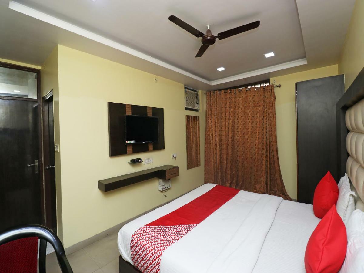 Capital O 4139 Madhuri Palace Hotel
