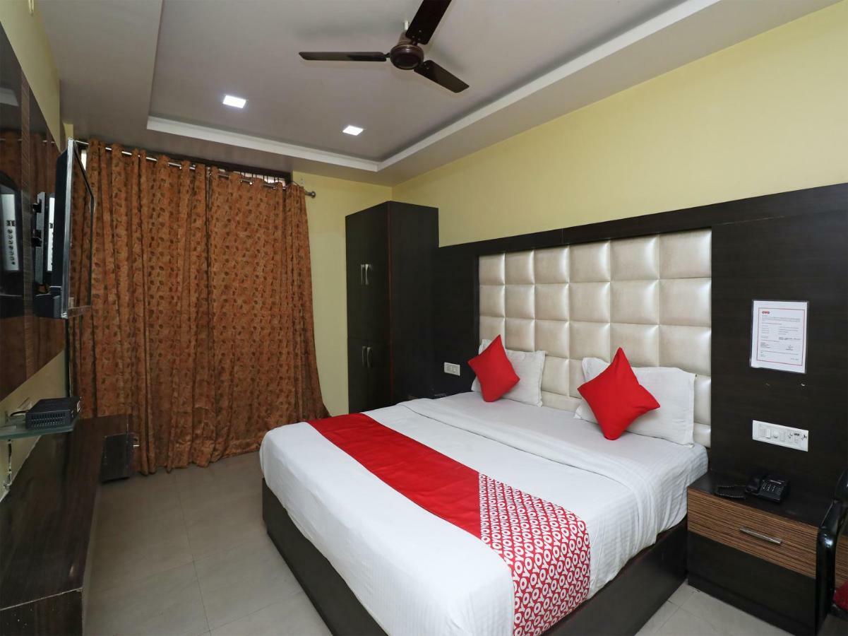 Hotel Capital O 4139 Madhuri Palace Lucknow