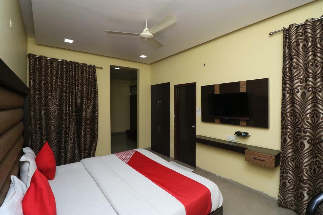Hotel Capital O 4139 Madhuri Palace Lucknow