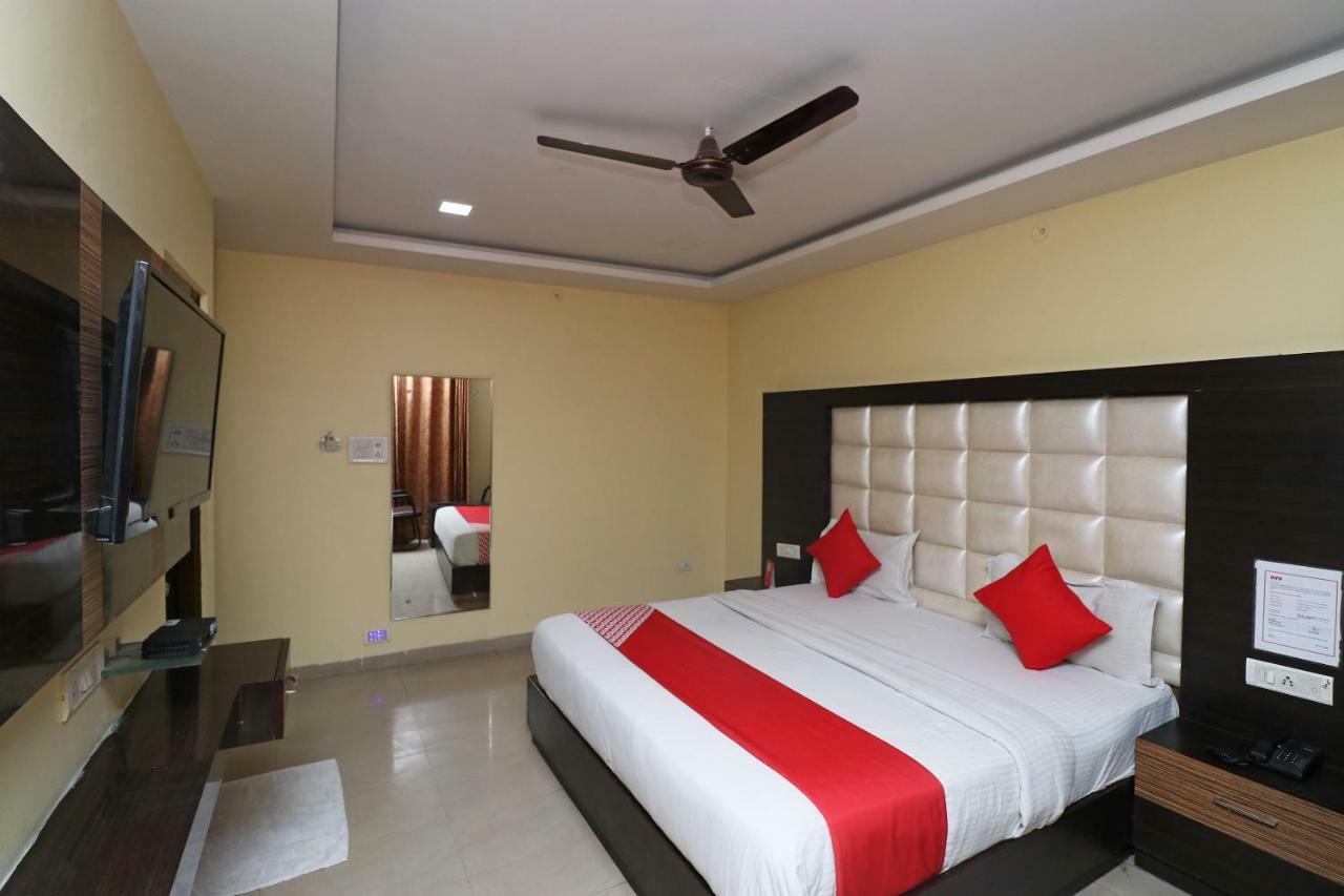 Hotel Capital O 4139 Madhuri Palace
