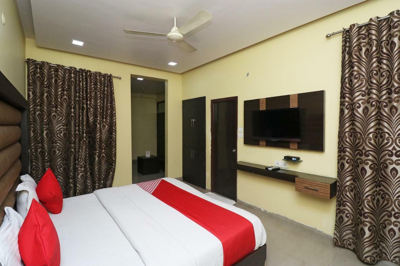 Hotel Capital O 4139 Madhuri Palace Lucknow