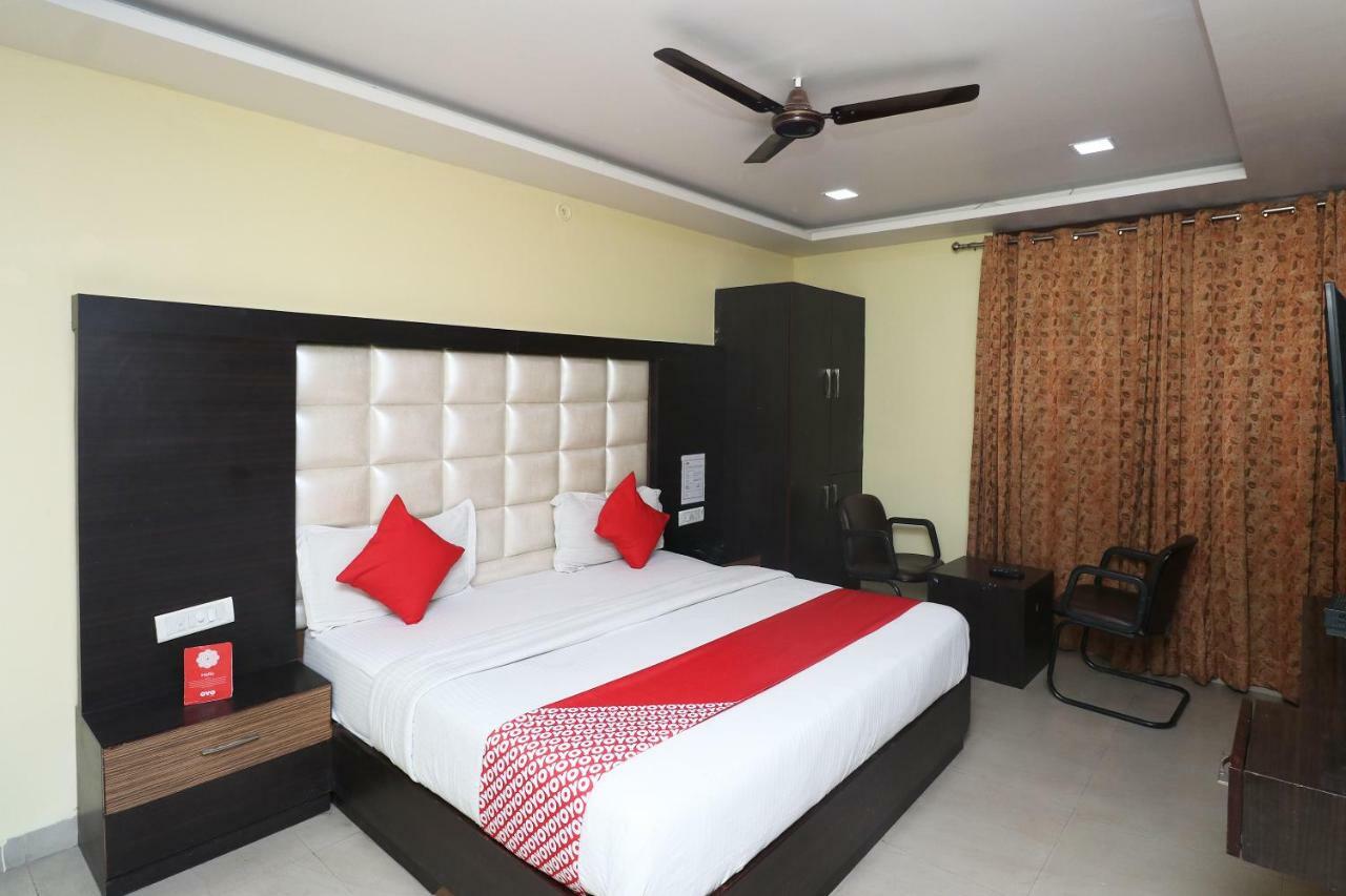 Capital O 4139 Madhuri Palace Lucknow